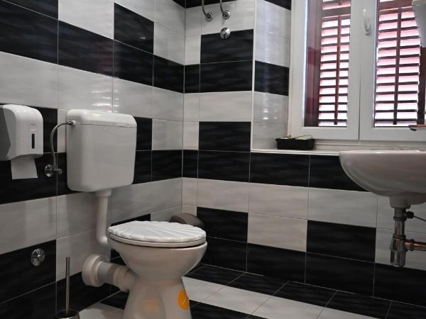 Ivana Rooms : photo 9 de la chambre chambre lits jumeaux standard