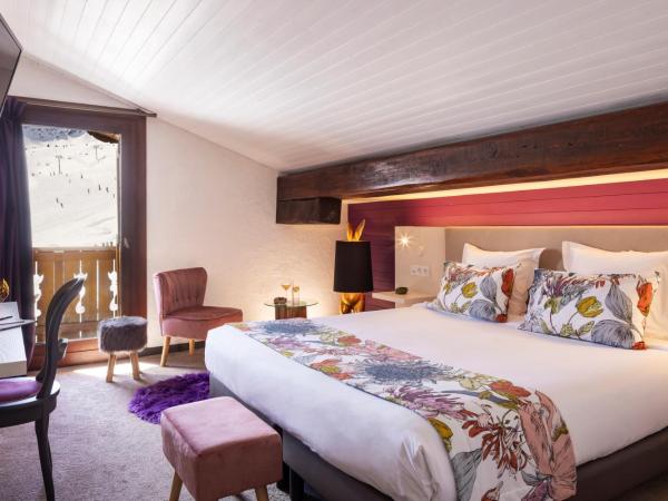 Hôtel Courcheneige : photo 1 de la chambre chambre double avec balcon