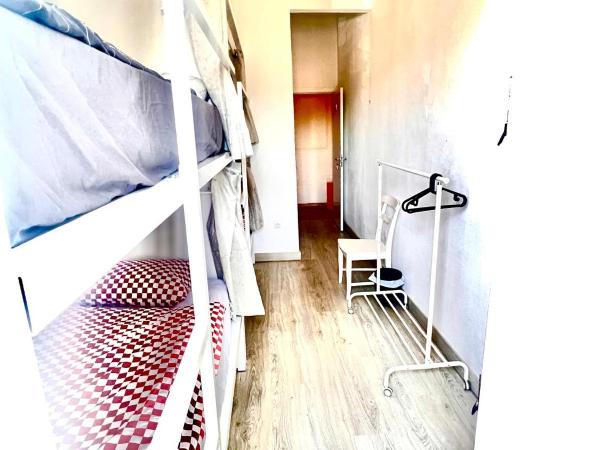 SwissPorto Guest House : photo 2 de la chambre lit dans dortoir pour femmes de 4 lits