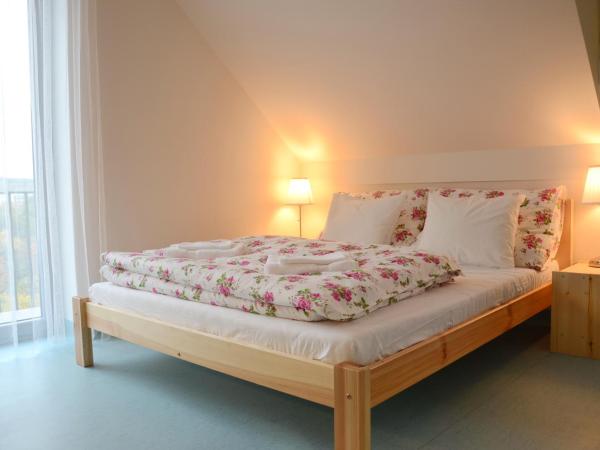 Mezi Stromy : photo 3 de la chambre chambre double avec balcon (3 adultes)