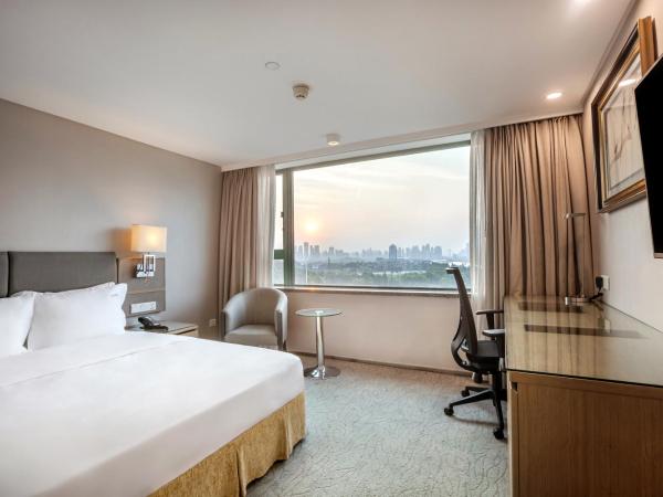 Holiday Inn Wuhan Riverside, an IHG Hotel : photo 1 de la chambre chambre standard