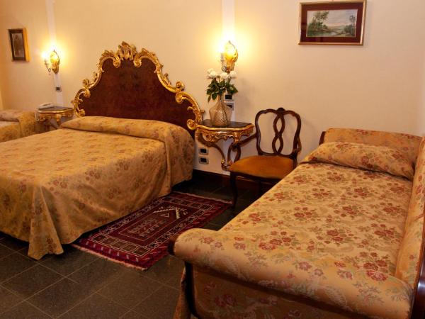 Residenza d'Epoca San Cassiano : photo 7 de la chambre chambre familiale supérieure