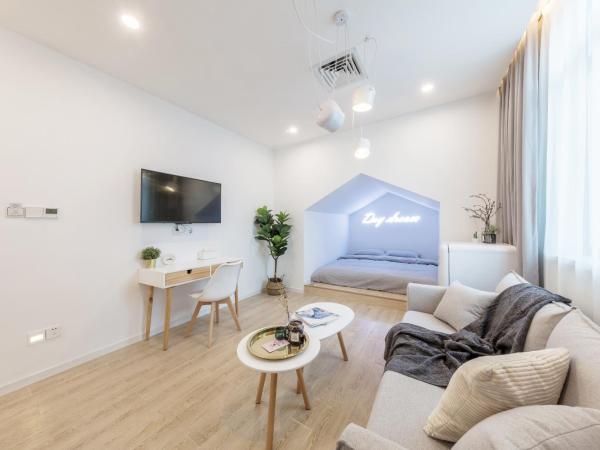 Forest Hostel Shanghai Jing'an : photo 1 de la chambre chambre lit king-size supérieure