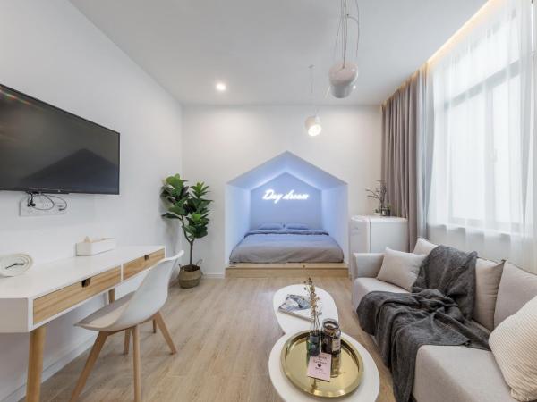 Forest Hostel Shanghai Jing'an : photo 3 de la chambre chambre lit king-size supérieure