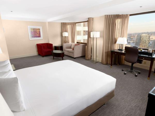 Hilton Parc 55 San Francisco Union Square : photo 3 de la chambre suite junior de luxe lit king-size avec vue