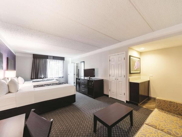 La Quinta Inn & Suites by Wyndham San Antonio Downtown : photo 4 de la chambre chambre 2 lits doubles - accessible aux personnes à mobilité réduite/malentendantes - baignoire avec barres d'appui - non-fumeurs