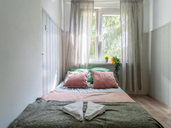 Hostello Airport Budziszyńska - przytulne pokoje blisko lotniska : photo 2 de la chambre chambre double Économique