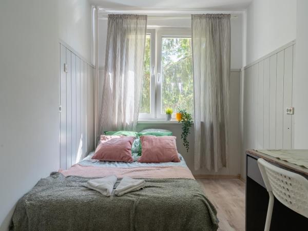 Hostello Airport Budziszyńska - przytulne pokoje blisko lotniska : photo 3 de la chambre chambre double Économique