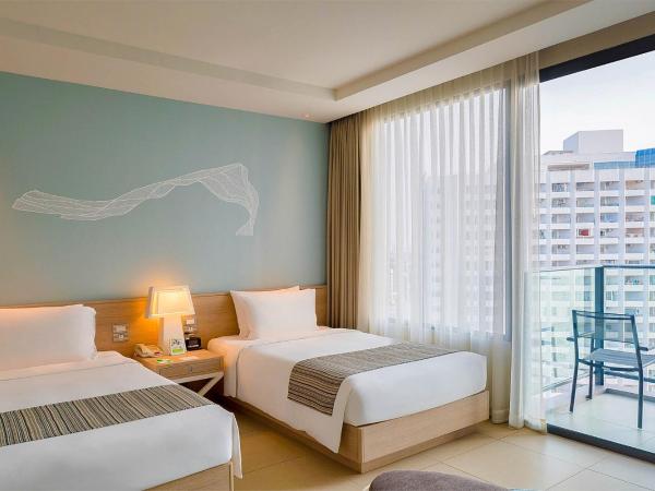 Holiday Inn Pattaya, an IHG Hotel : photo 4 de la chambre standard twin room with executive tower