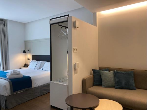 Hotel SANSEbay : photo 4 de la chambre chambre familiale deluxe - vue partielle sur mer