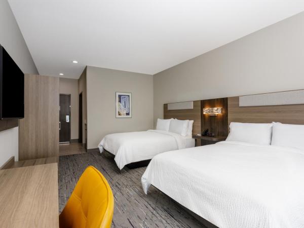 Holiday Inn Express & Suites Tampa Stadium - Airport Area, an IHG Hotel : photo 2 de la chambre suite avec 2 lits queen-size