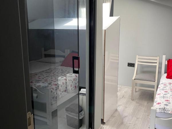 Personal Terrace Floor - Villa in Kuşadası : photo 10 de la chambre suite lit king-size - vue sur mer