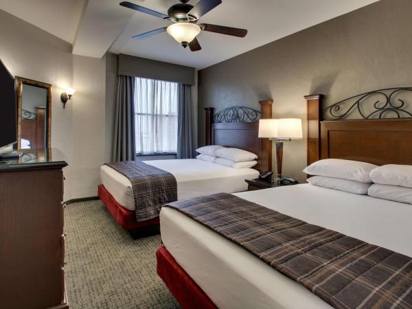 Drury Plaza Hotel San Antonio Riverwalk : photo 3 de la chambre suite avec 2 lits queen-size