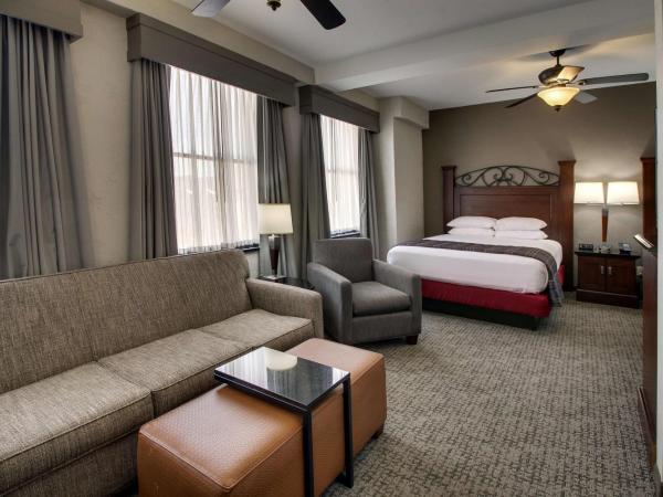 Drury Plaza Hotel San Antonio Riverwalk : photo 2 de la chambre très grande chambre deluxe avec 2 lits queen-size et baignoire - accessible aux personnes à mobilité réduite