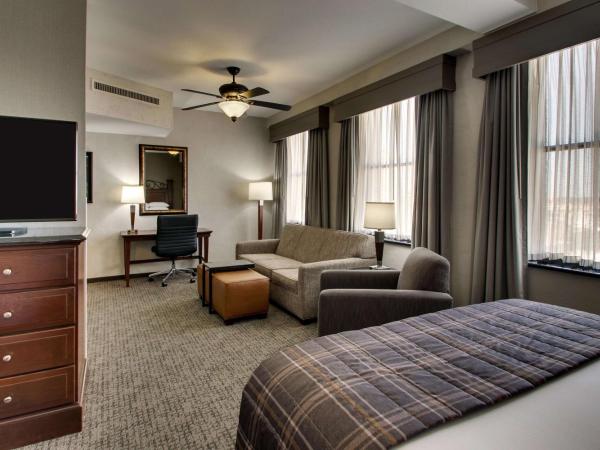 Drury Plaza Hotel San Antonio Riverwalk : photo 3 de la chambre très grande chambre deluxe avec 2 lits queen-size et baignoire - accessible aux personnes à mobilité réduite