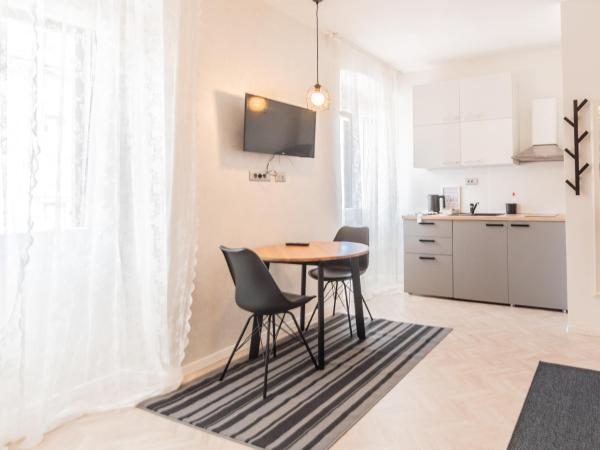 L&B Old Town Studio Apartments : photo 1 de la chambre appartement