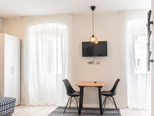 L&B Old Town Studio Apartments : photo 5 de la chambre appartement