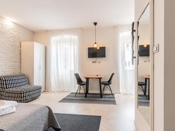 L&B Old Town Studio Apartments : photo 8 de la chambre appartement