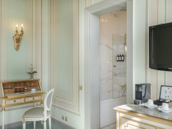 Bosphorus Palace Hotel : photo 5 de la chambre chambre double deluxe - vue latérale sur mer