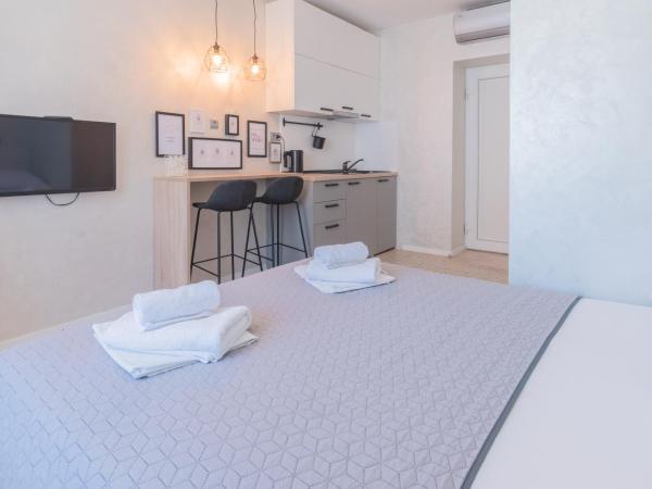 L&B Old Town Studio Apartments : photo 1 de la chambre appartement