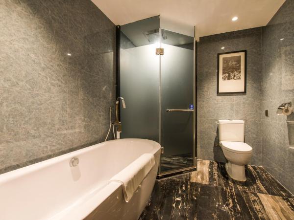 La Perle International Hotel - Free shuttle between hotel and Exhibition Center during Canton Fair & Exhibitor registration Counter : photo 7 de la chambre suite 2 chambres