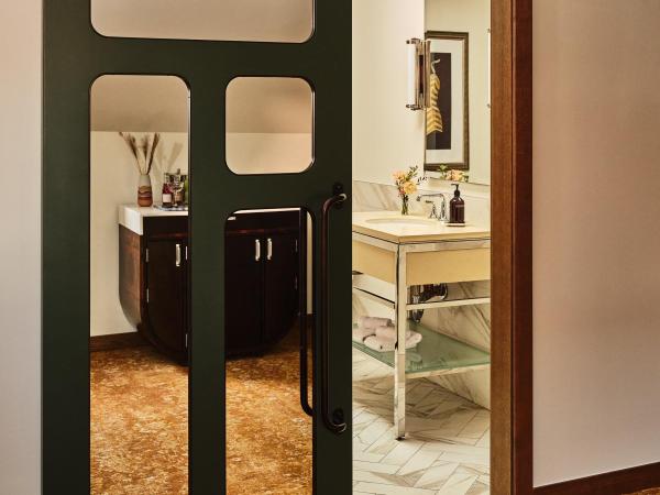 The Crawford Hotel : photo 5 de la chambre suite supérieure lit king-size