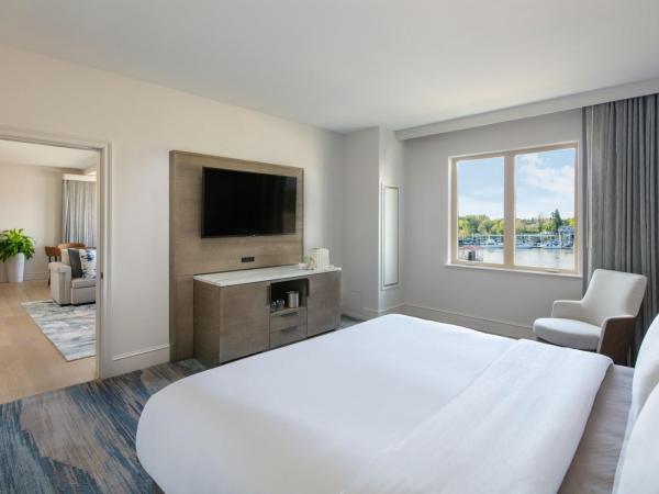 The Westin Sacramento Riverfront Hotel & Spa : photo 10 de la chambre suite montecarlo 1 lit king-size avec balcon - vue sur rivière