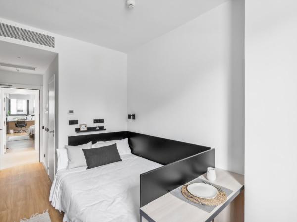 Home and CoLiving Pamplona : photo 1 de la chambre studio