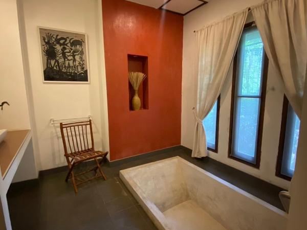 The Journey House Lifestyle Boutique Hotel : photo 10 de la chambre chambre triple avec baignoire