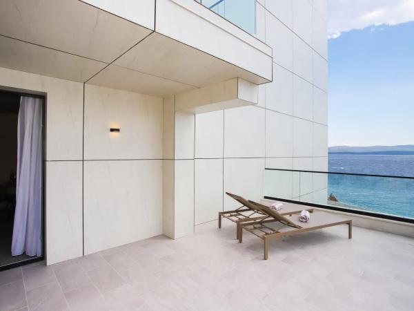 Hotel Medistone : photo 5 de la chambre chambre double deluxe avec balcon - vue sur mer