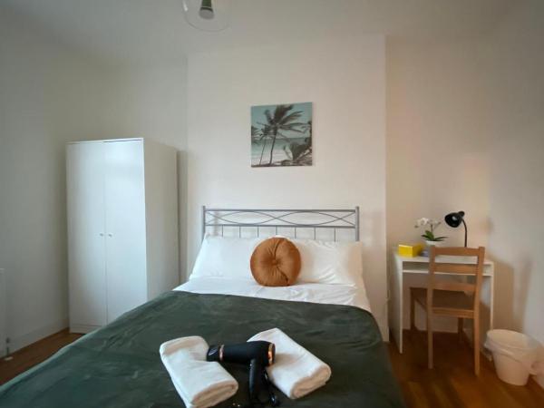 Comfy Private Bedrooms across the Euston Station : photo 5 de la chambre chambre double