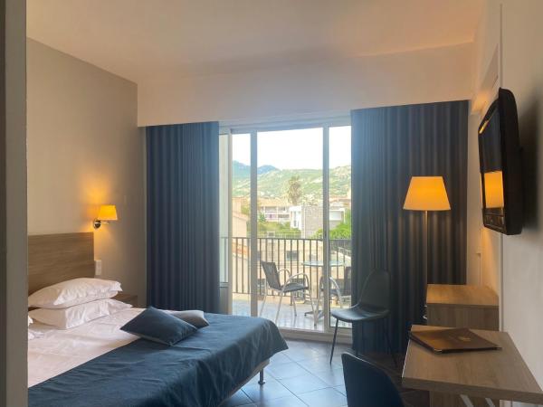 Grand Hôtel De Calvi : photo 3 de la chambre chambre double confort avec balcon