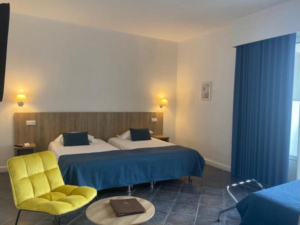 Grand Hôtel De Calvi : photo 1 de la chambre chambre familiale