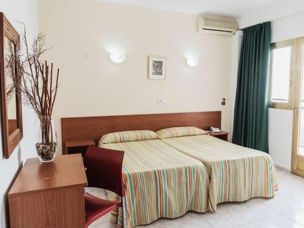 Hotel Camposol : photo 1 de la chambre chambre double ou lits jumeaux standard avec balcon