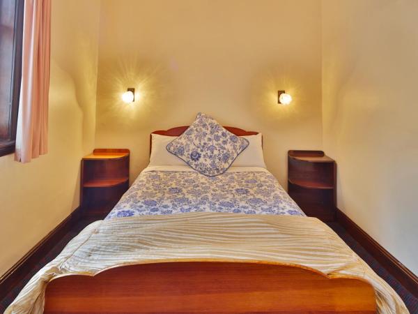 Astor Private Hotel : photo 2 de la chambre chambre double avec salle de bains commune