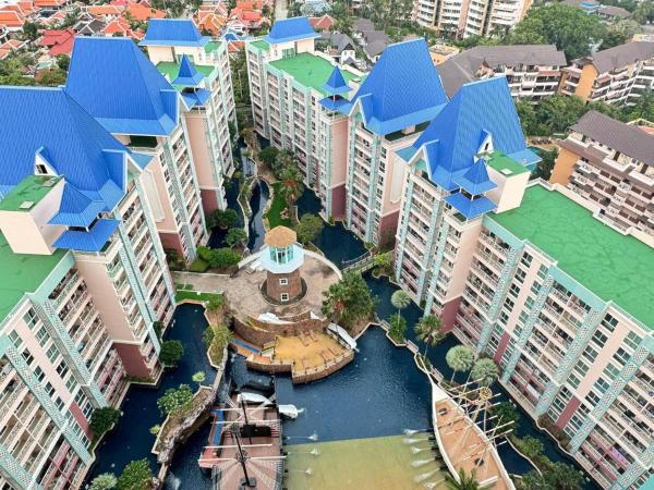 Grande Caribbean Condo Pattaya : photo 3 de la chambre chambre double - vue sur piscine