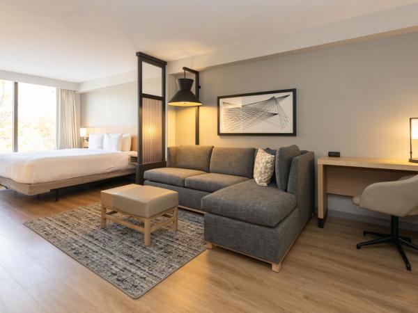 Hyatt Place Charlotte Arrowood : photo 1 de la chambre chambre lit king-size avec canapé-lit - Étage supérieur