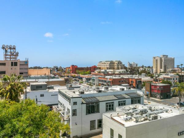 Uptown Inn - Limited Service Apart-Hotel : photo 3 de la chambre studio avec lit queen-size