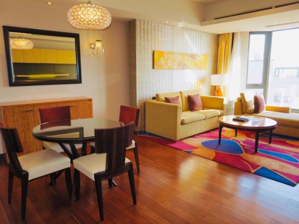 The Sandalwood Beijing Marriott Executive Apartments : photo 6 de la chambre one-bedroom apartment + 108㎡ + private bedroom + private living room + open-plan kitchen + laundry room + complimentary high-speed internet