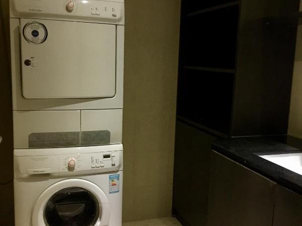 The Sandalwood Beijing Marriott Executive Apartments : photo 6 de la chambre three-bedroom apartment + 233㎡ + private bedroom + private living room + open-plan kitchen + laundry room + complimentary high-speed internet