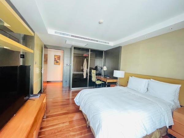 The Sandalwood Beijing Marriott Executive Apartments : photo 5 de la chambre three-bedroom apartment + 233㎡ + private bedroom + private living room + open-plan kitchen + laundry room + complimentary high-speed internet