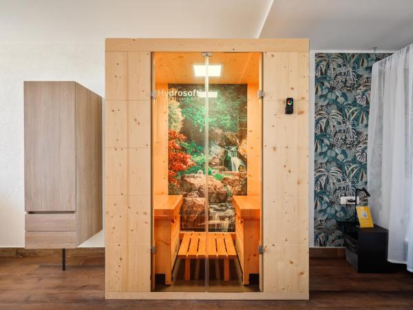 Hotel Mimosa Lido Palace - Maslinica Hotels & Resorts : photo 3 de la chambre suite junior avec sauna