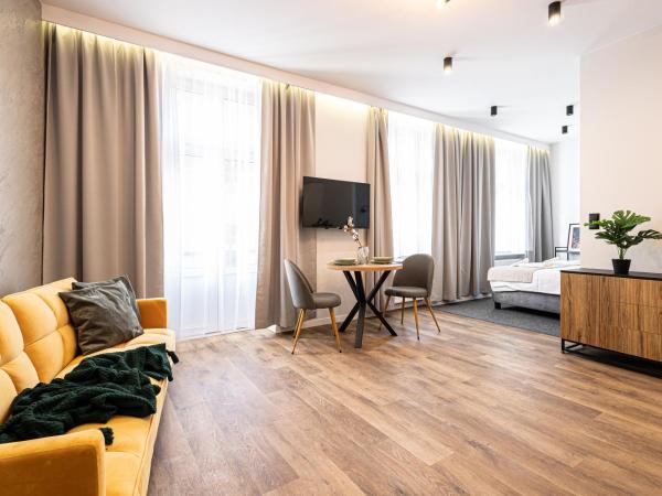 2HomeRent Apartamenty Garbary 12 : photo 1 de la chambre appartement 1 chambre avec balcon