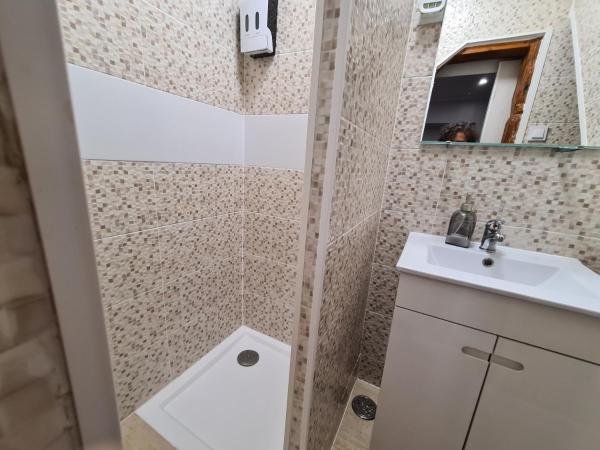 Graça Guest House : photo 6 de la chambre chambre simple avec salle de bains privative