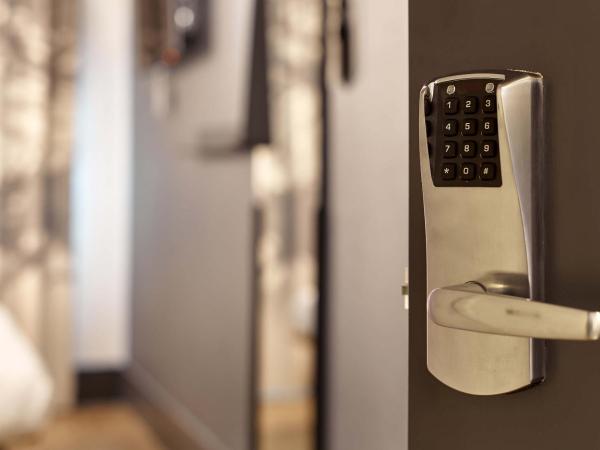 B&B HOTEL Grenoble Centre Verlaine : photo 5 de la chambre chambre double standard - non-fumeurs