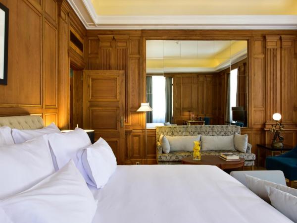 Pousada de Lisboa - Small Luxury Hotels Of The World : photo 5 de la chambre suite Áurea with king size bed