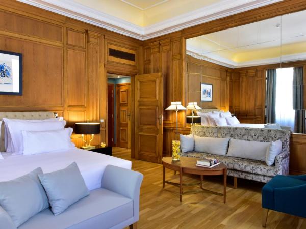 Pousada de Lisboa - Small Luxury Hotels Of The World : photo 1 de la chambre suite Áurea with king size bed