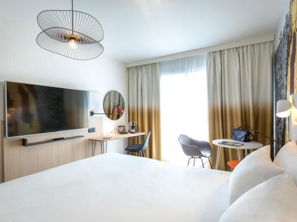 Mercure Cavaillon : photo 7 de la chambre chambre privilège avec lit double et balcon