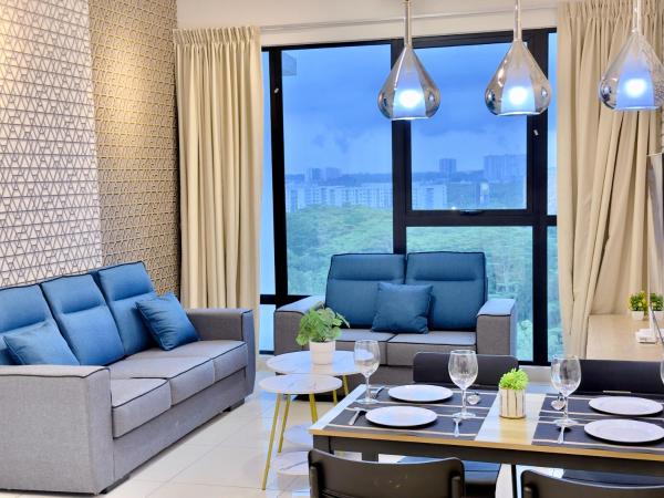 MidValley Southkey Mosaic 6-9pax Netflix-SmartTV70inch : photo 2 de la chambre appartement supérieur 2 chambres