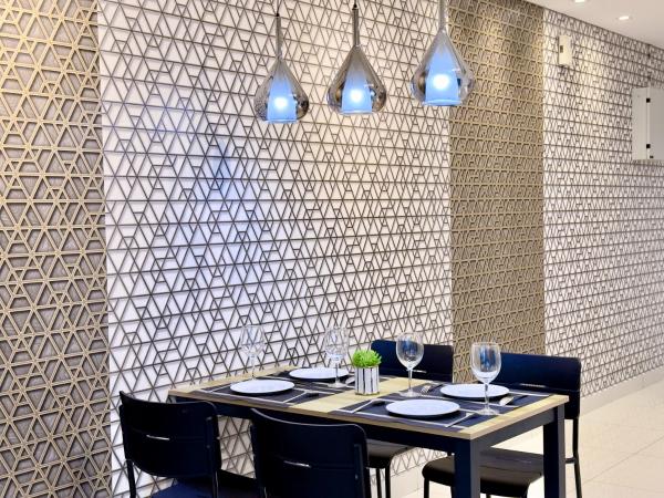 MidValley Southkey Mosaic 6-9pax Netflix-SmartTV70inch : photo 5 de la chambre appartement supérieur 2 chambres